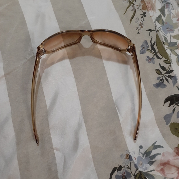 Authentic Gucci sunglasses main image 10